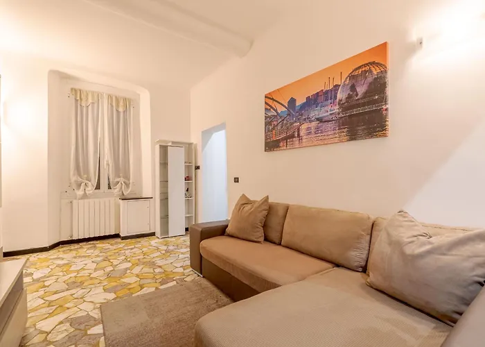 Porto Antico Functional & Roomy Flat