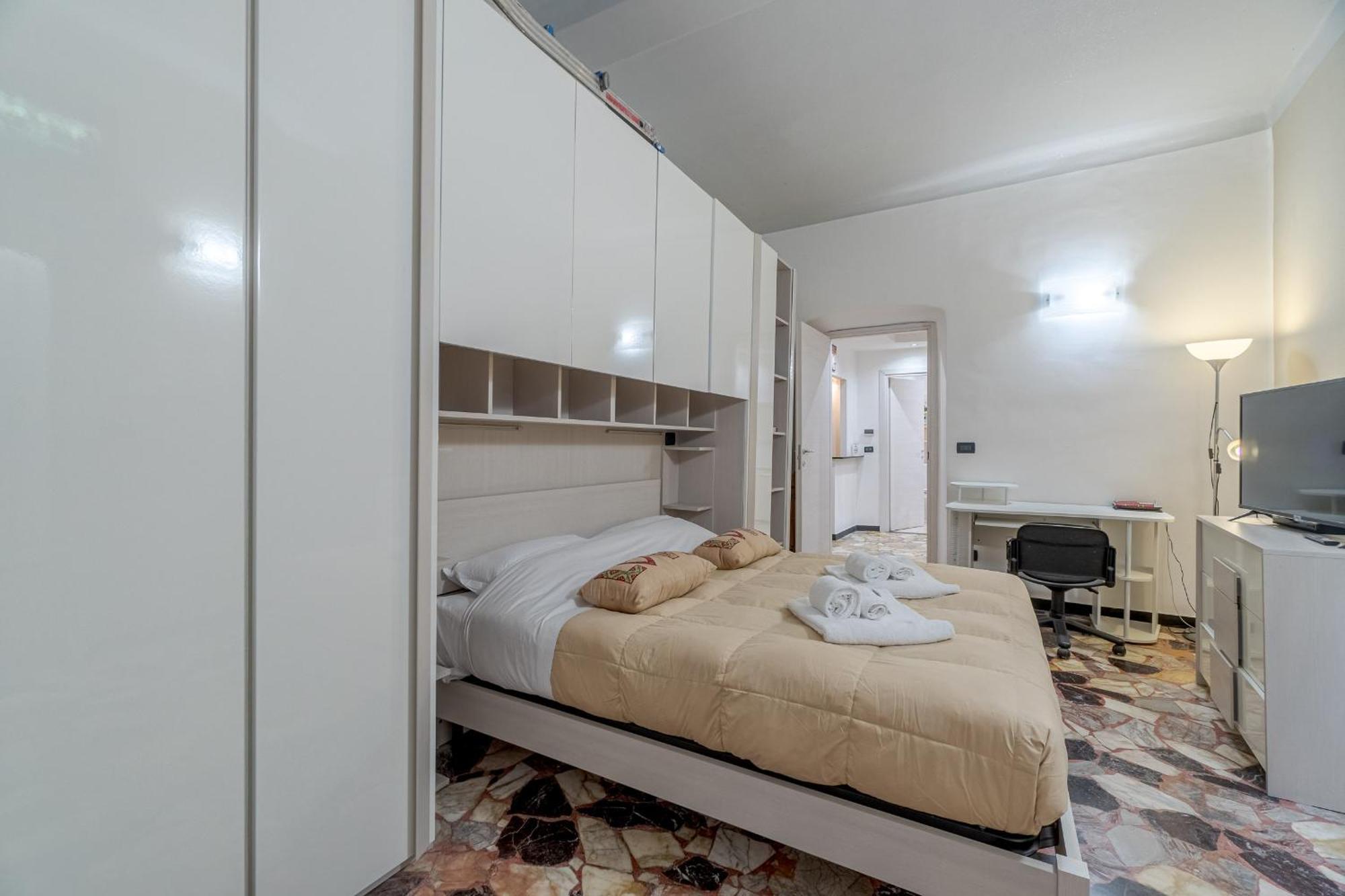 Porto Antico Functional & Roomy Flat Genoa