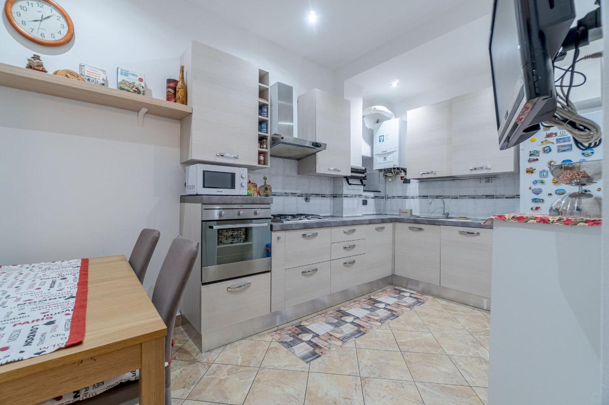 Porto Antico Functional & Roomy Flat Apartment