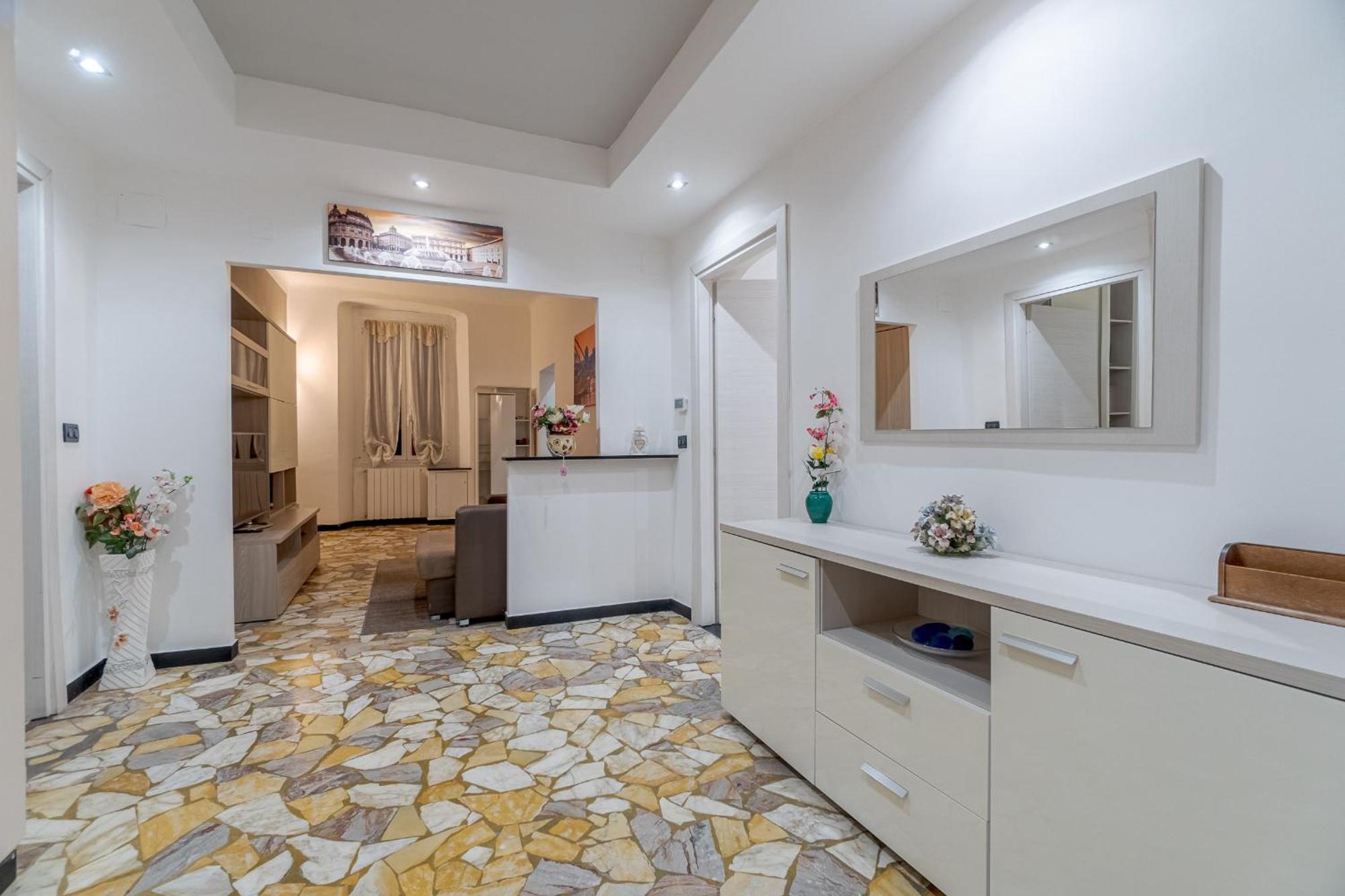 Porto Antico Functional & Roomy Flat Apartment *